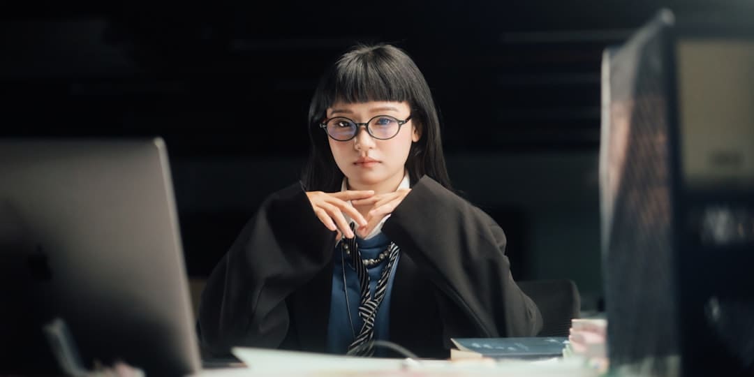 陈咏诗获2025香港小姐冠军 才智与气质偏重